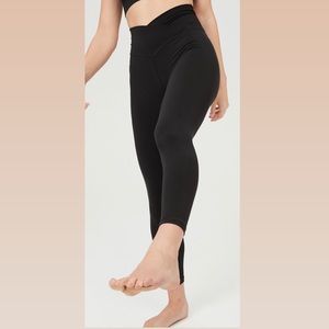 OFFLINE By Aerie Real Me High
Waisted Crossover Legging